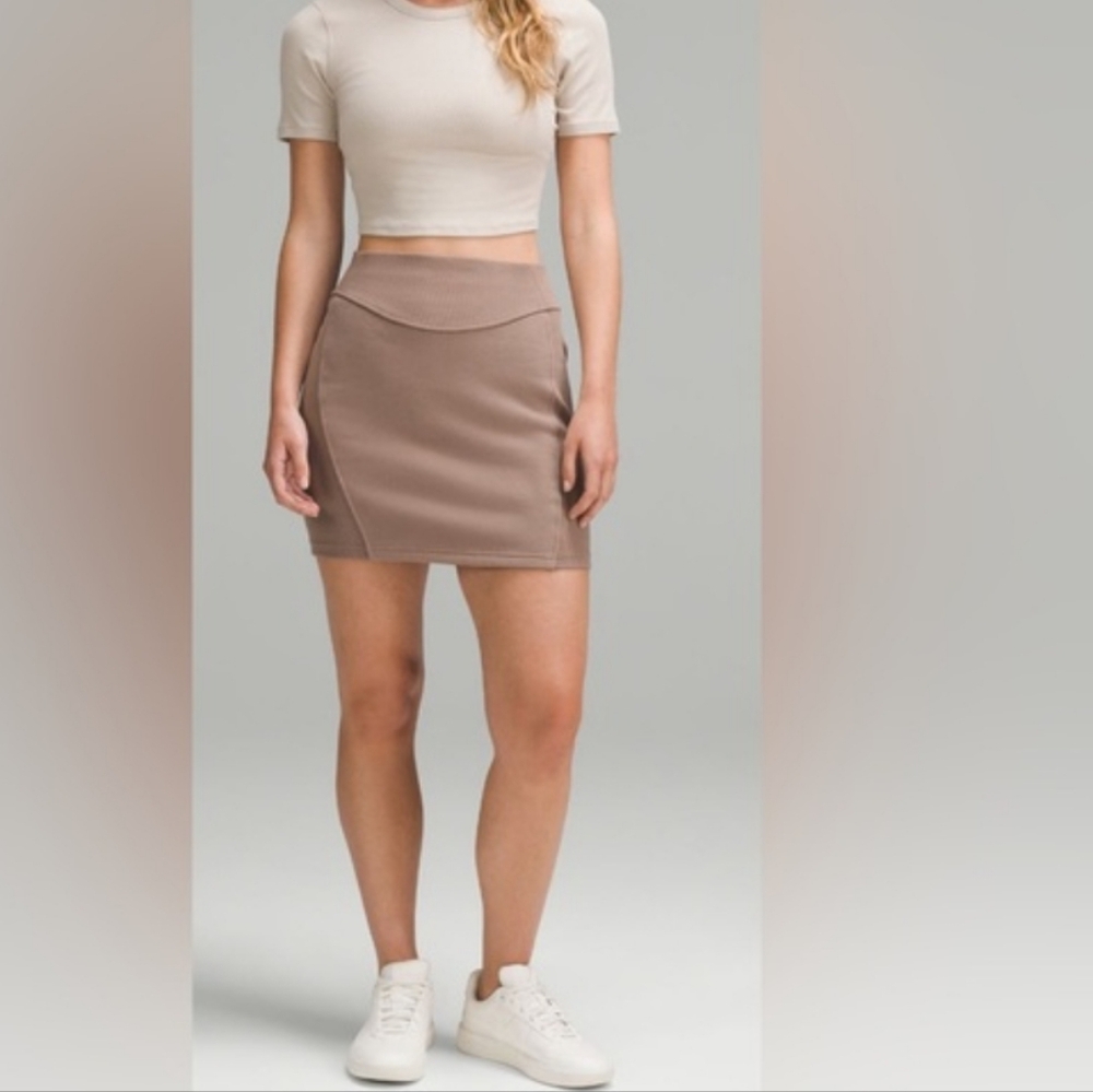 lululemon athletica Taupe Pencil Skirt